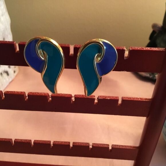 Goldtone 2 Shades of Blue Swirl Earrings - Picture 4 of 6